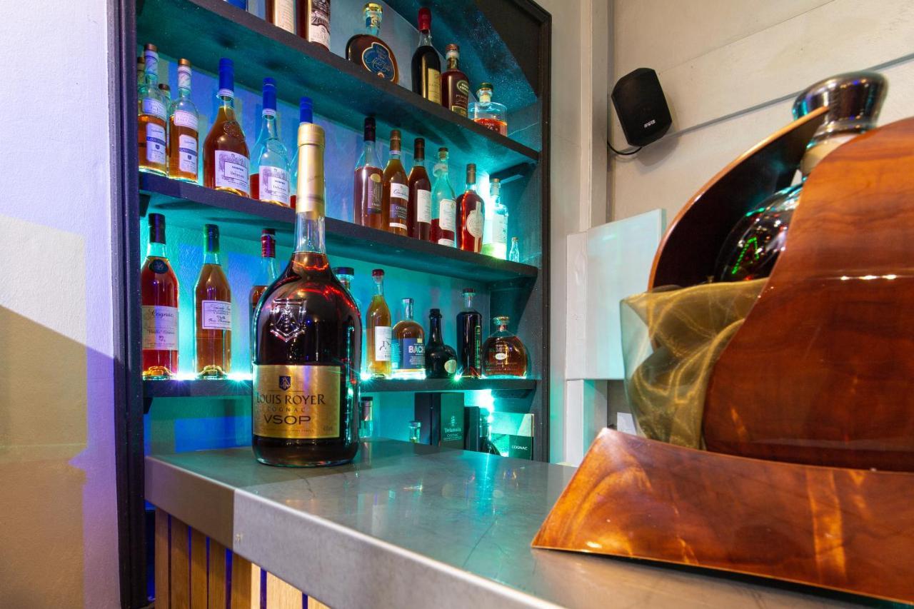 Logis Hotel Restaurant L'Essille Bassac Ngoại thất bức ảnh
