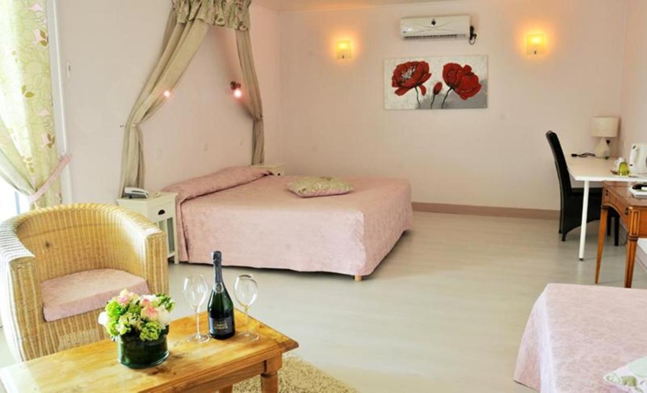 Logis Hotel Restaurant L'Essille Bassac Ngoại thất bức ảnh